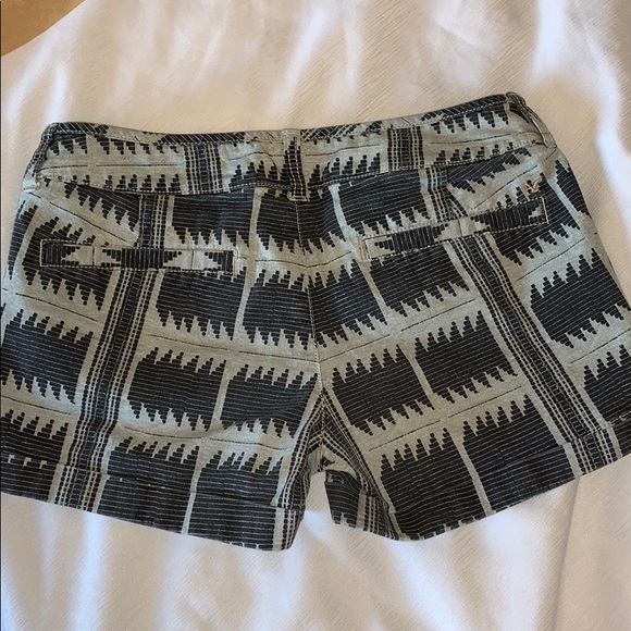AMERICAN EAGLE SHORTS - Picture 2 of 3